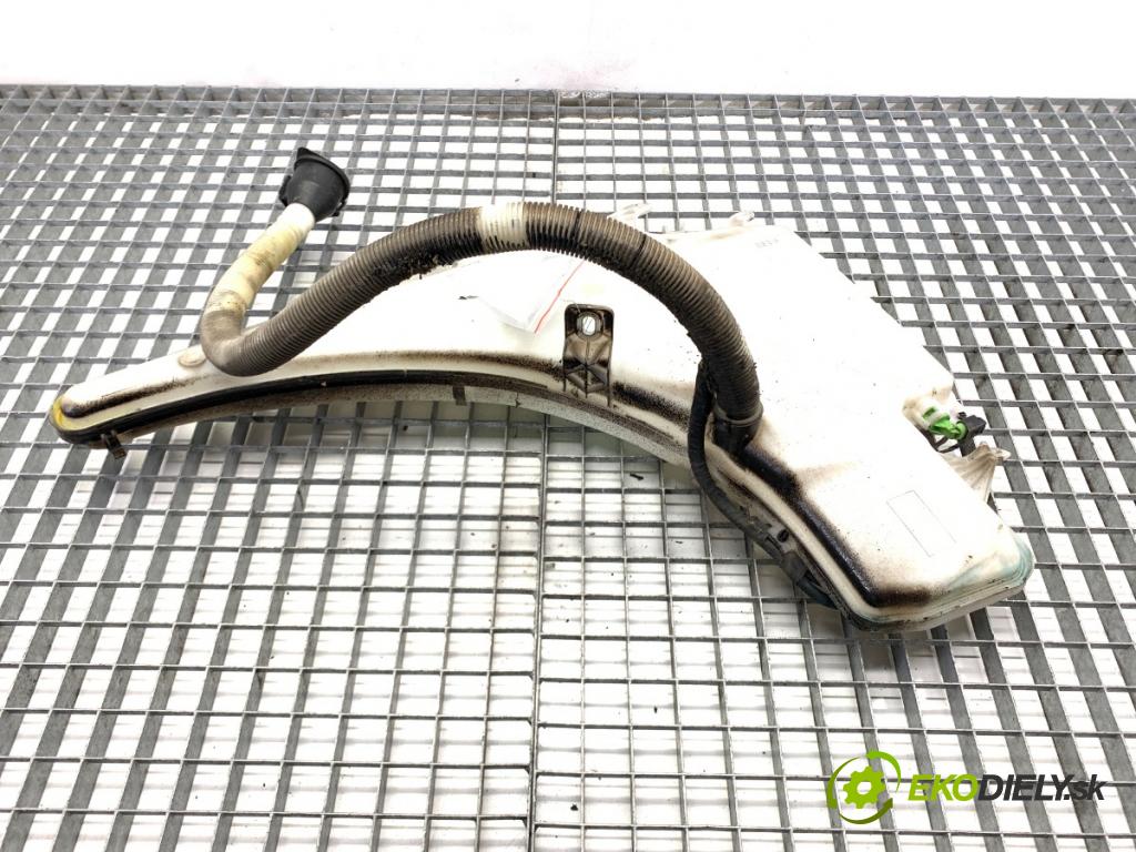 BMW E90 sedan 2005 110 kW 320 i 1995 Nádržka ostrekovačov 7068996