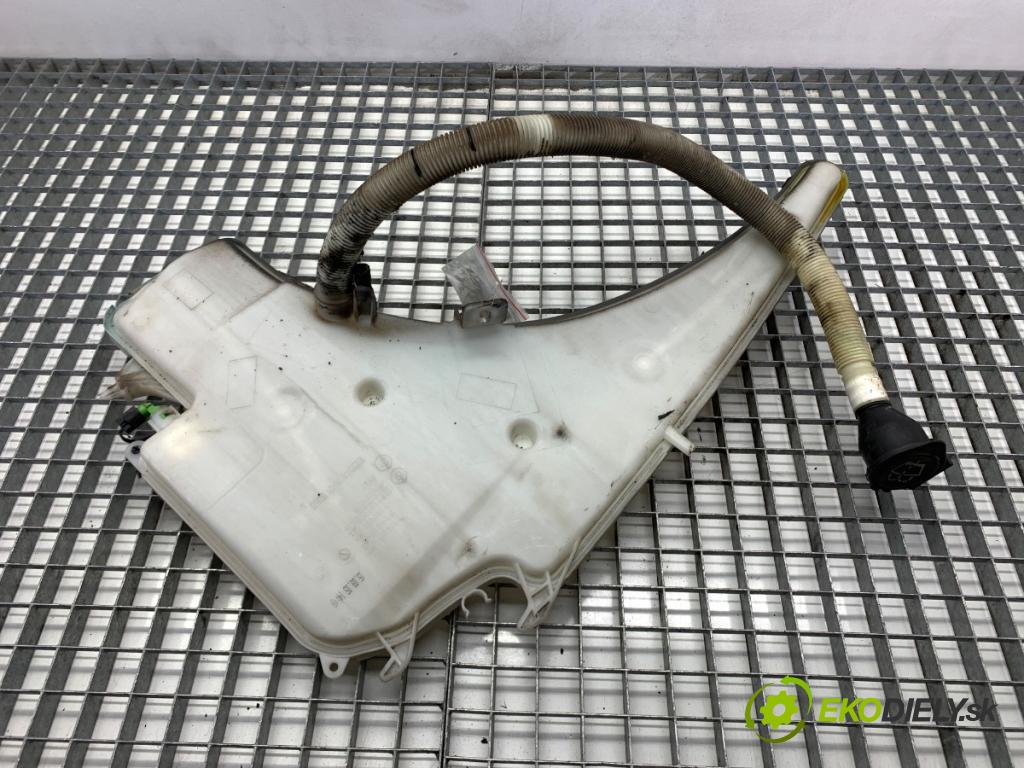 BMW E90 sedan 2005 110 kW 320 i 1995 Nádržka ostrekovačov 7068996