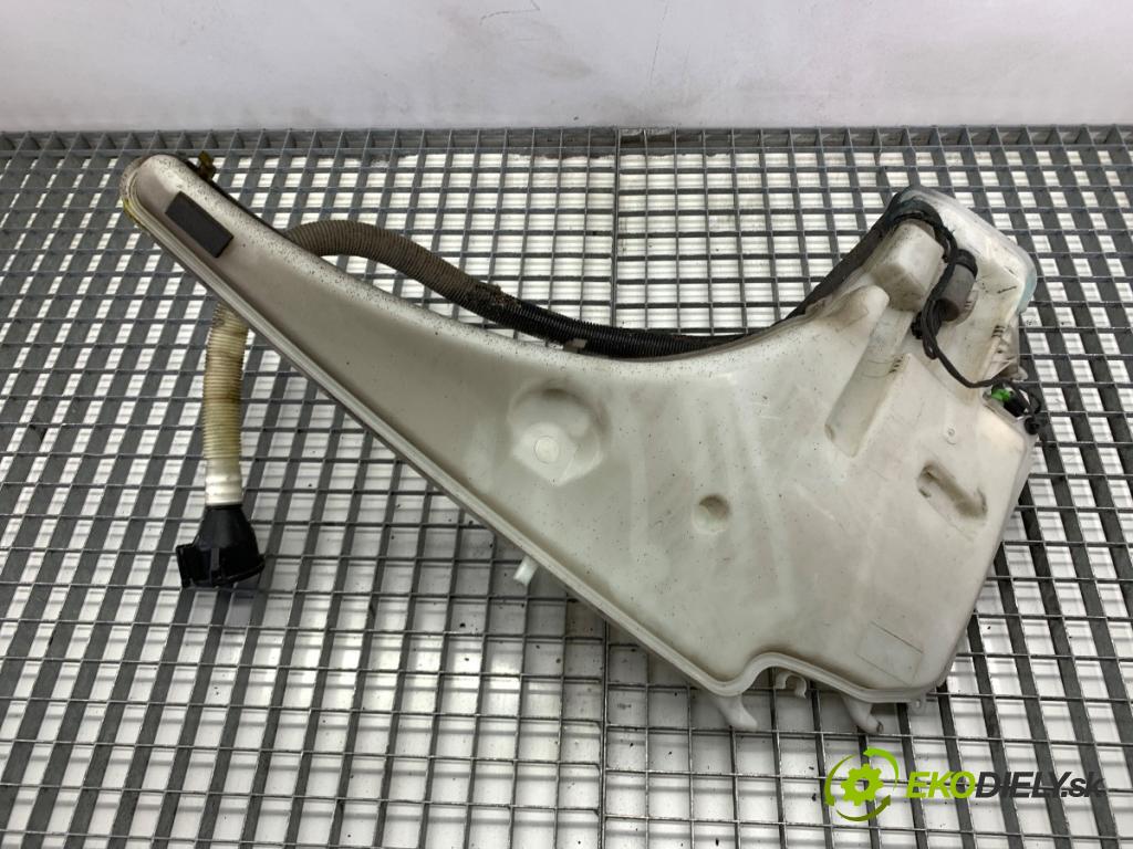 BMW E90 sedan 2005 110 kW 320 i 1995 Nádržka ostrekovačov 7068996