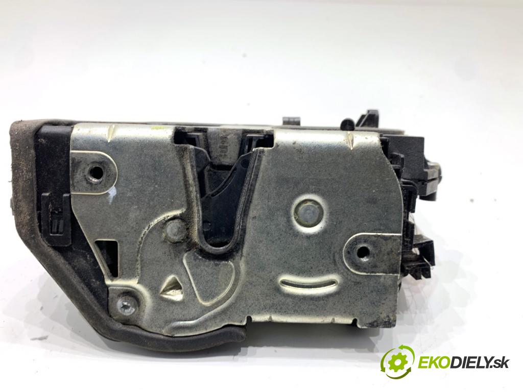 BMW E90 sedan 2005 110 kW 320 i 1995 zámok Dvere ľavy zad 7060295