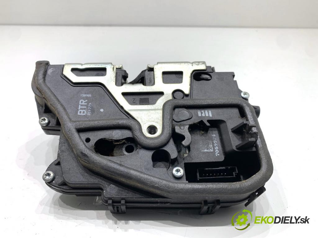 BMW E90 sedan 2005 110 kW 320 i 1995 zámok Dvere pravy predný 7059974