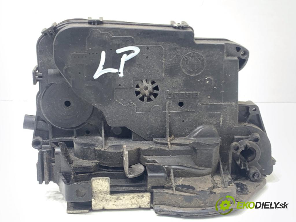 BMW E90 sedan 2005 110 kW 320 i 1995 zámok Dvere ľavy predný 7059967