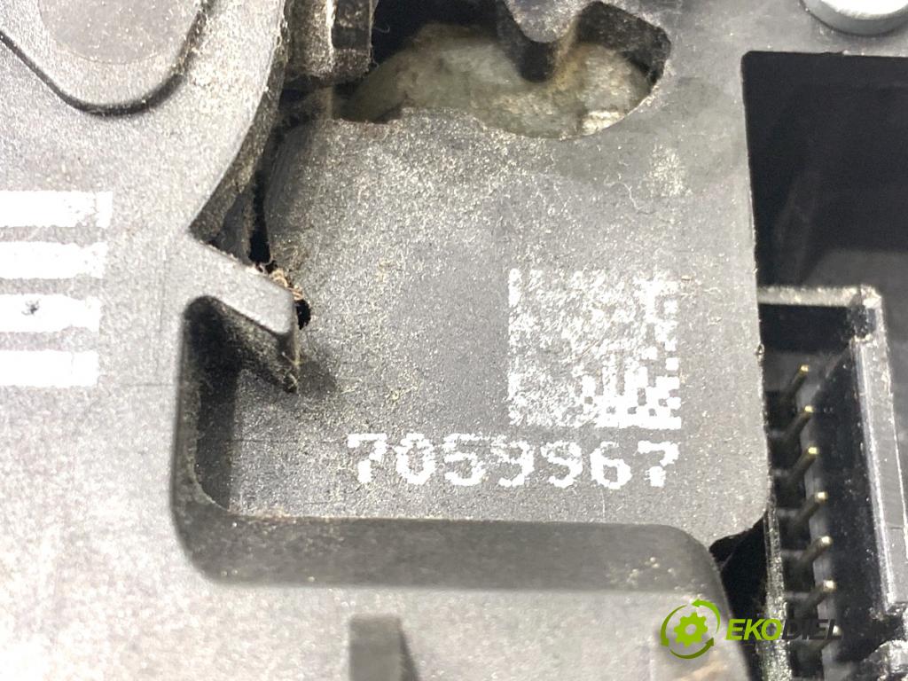 BMW E90 sedan 2005 110 kW 320 i 1995 zámok Dvere ľavy predný 7059967