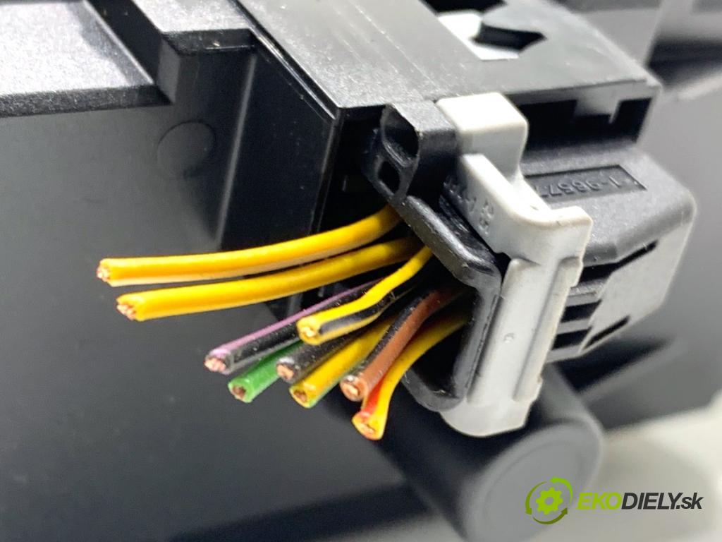 BMW E90 sedan 2005 110 kW 320 i 1995 Spínač svetiel 6932792