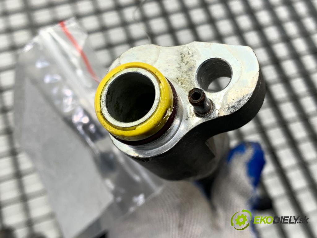 BMW E90 sedan 2005 110 kW 320 i 1995 rúrka klimatizácie 6951637 (Rúrka klimatizácie)