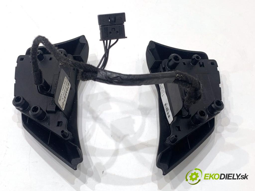 BMW E90 sedan 2005 110 kW 320 i 1995 SPÍNAČE: volantu 6959893