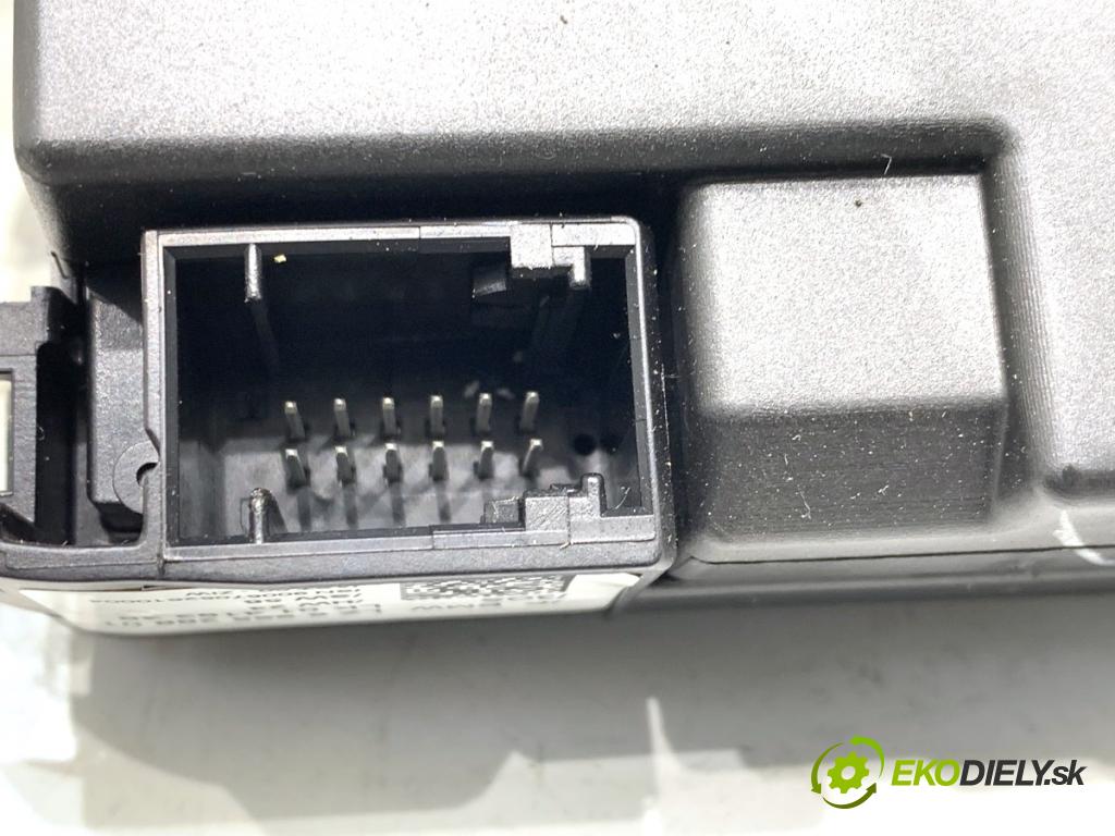 BMW E90 sedan 2005 110 kW 320 i 1995 Prepínač kombinovaný 6965288 (Prepínacie páčky pod volantom)