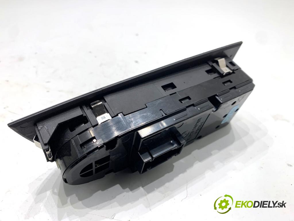 BMW E90 sedan 2005 110 kW 320 i 1995 přepínač oken 6948623 (Páčky pod volantem)