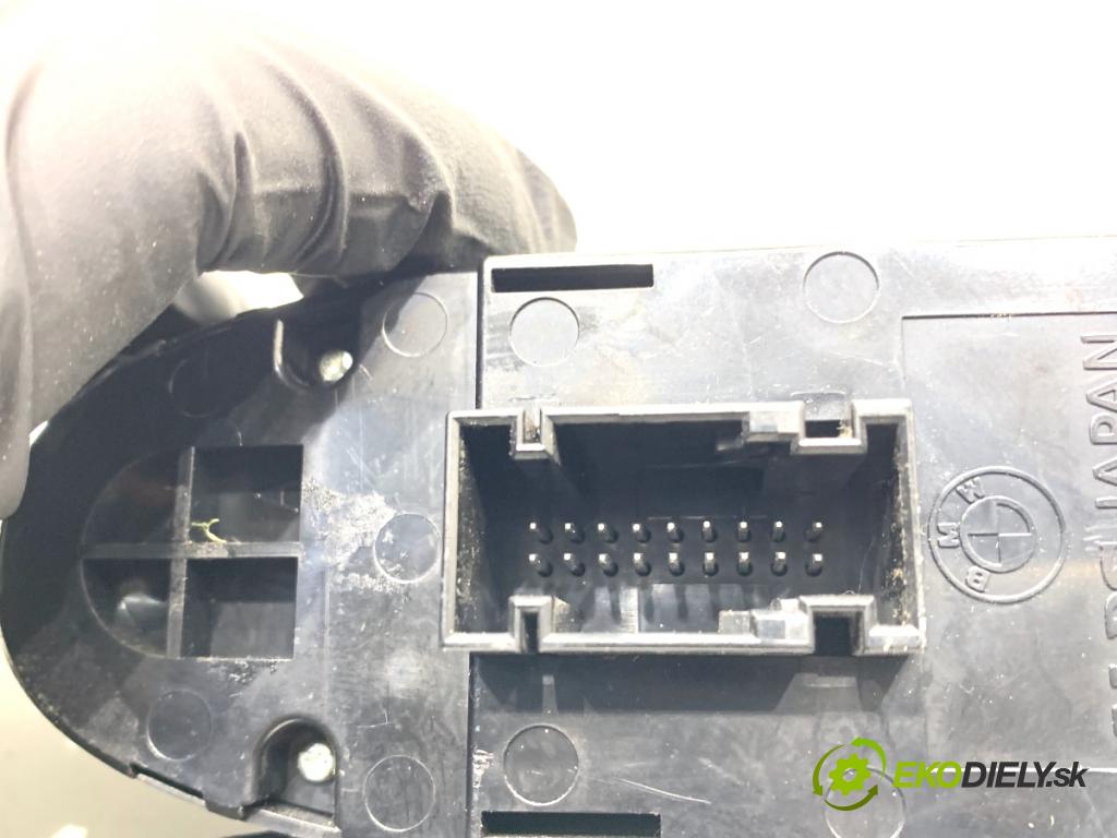 BMW E90 sedan 2005 110 kW 320 i 1995 přepínač oken 6948623 (Páčky pod volantem)