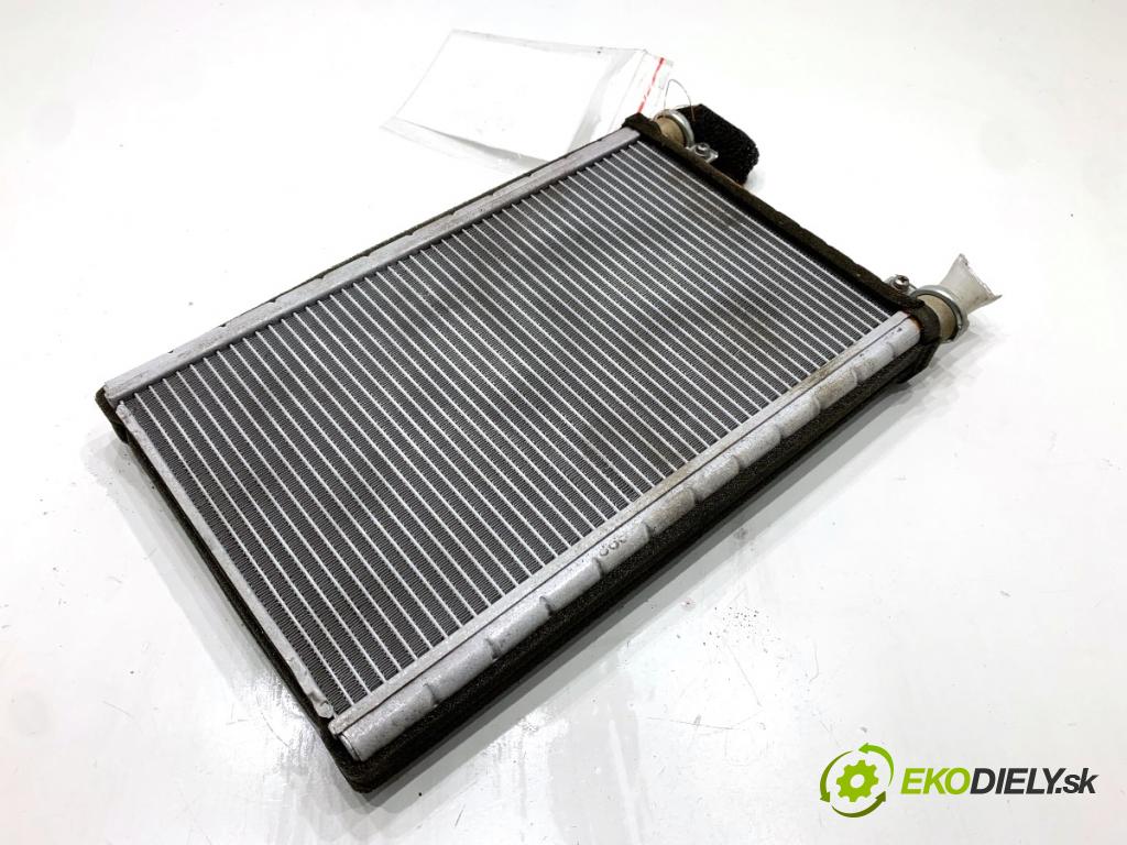 BMW E90 sedan 2005 110 kW 320 i 1995 Výhrevné teleso, radiátor kúrenia  (Radiátor kúrenia)