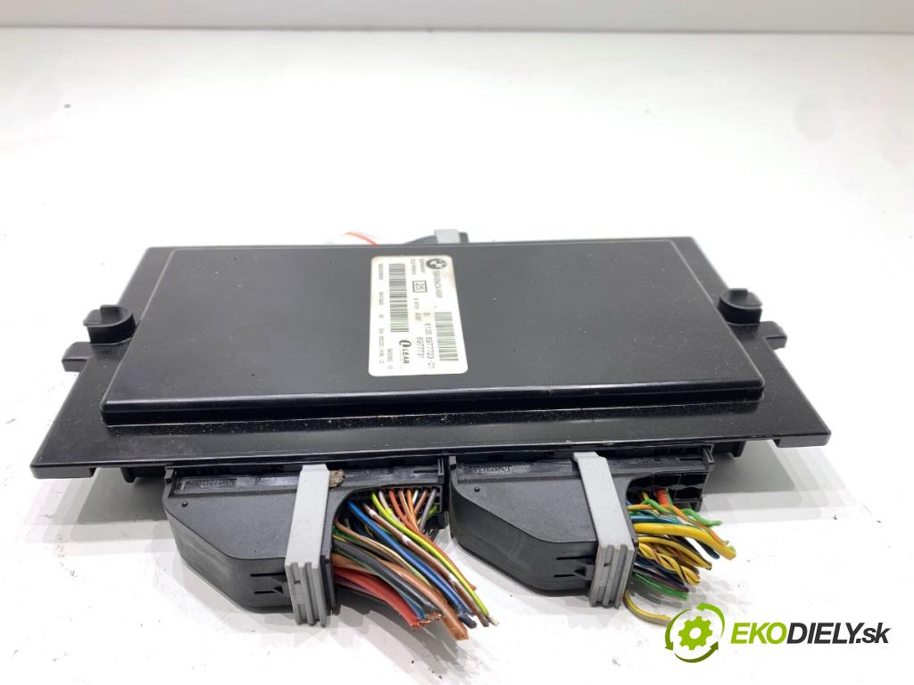 BMW E90 sedan 2005 110 kW 320 i 1995 modul světel 6977723 (Řídící jednotka ostatní)