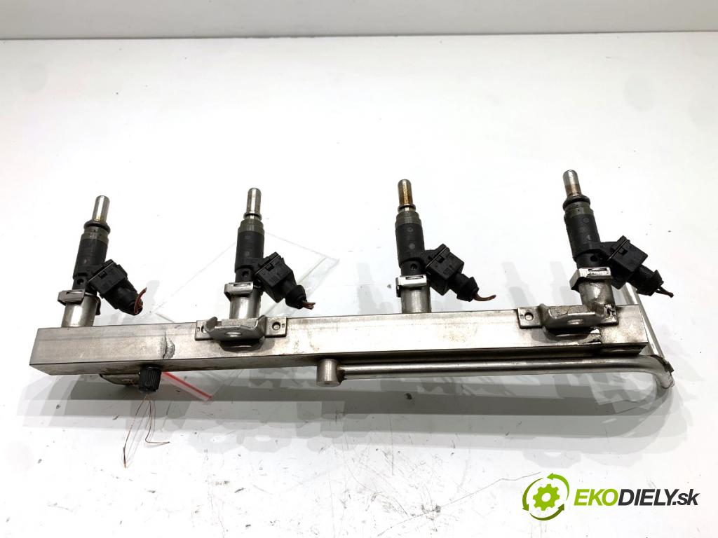 BMW E90 sedan 2005 110 kW 320 i 1995 Lišta vstrekovacia 7530420 (Vstrekovacia lišta)