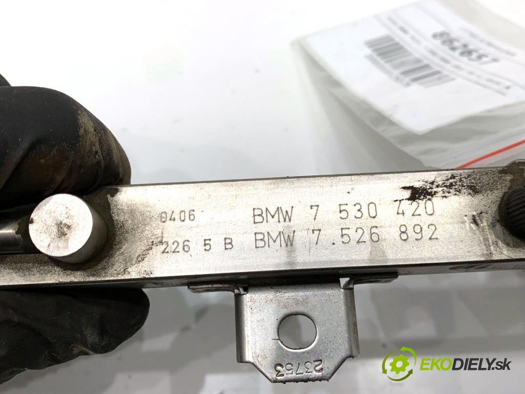 BMW E90 sedan 2005 110 kW 320 i 1995 Lišta vstrekovacia 7530420 (Vstrekovacia lišta)