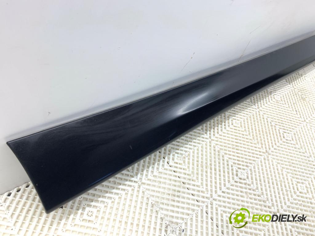 BMW E90 sedan 2005 110 kW 320 i 1995 Lišta prahová pravy