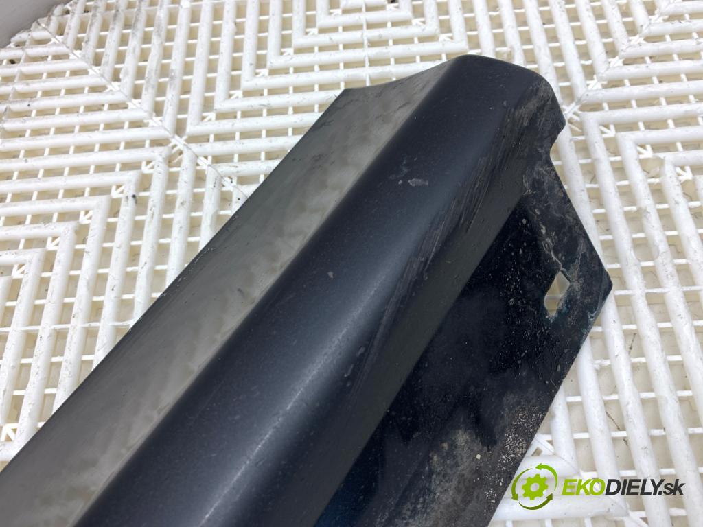 BMW E90 sedan 2005 110 kW 320 i 1995 Lišta prahová pravy