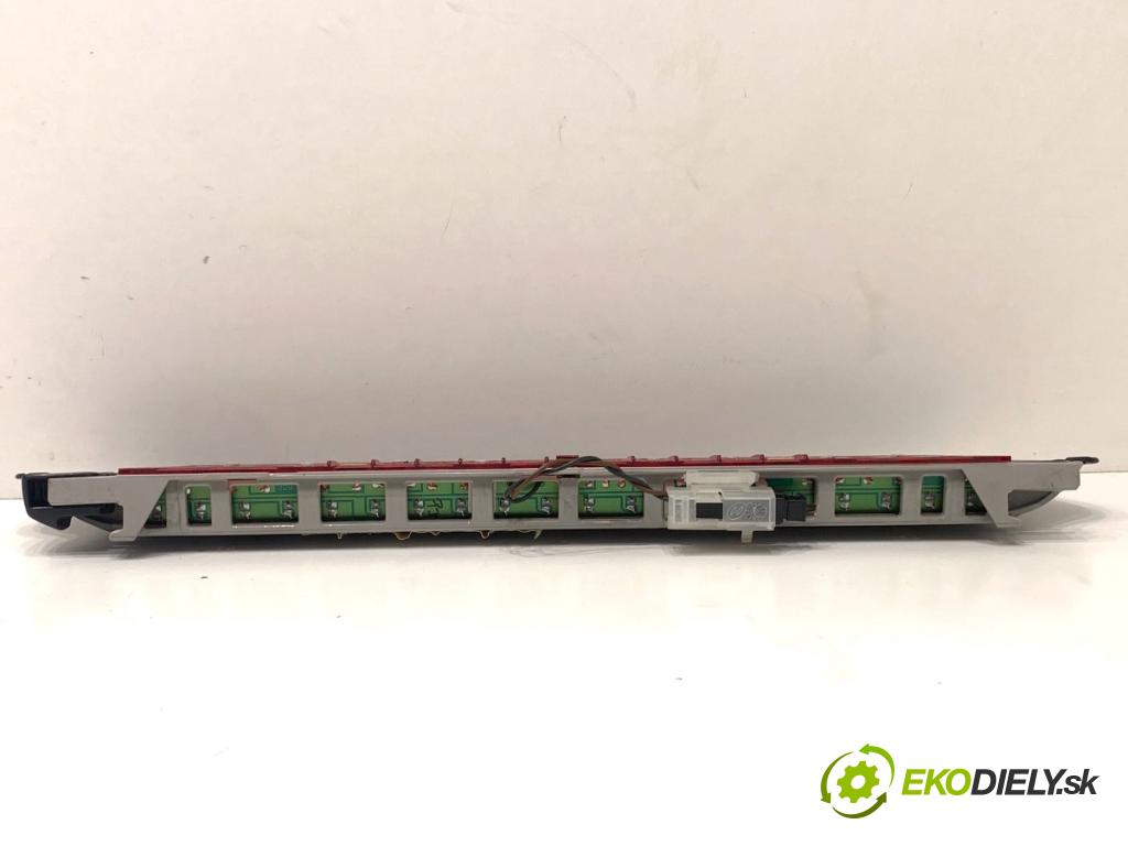 BMW E90 sedan 2005 110 kW 320 i 1995 Svetlo brzdových svetiel 6946614