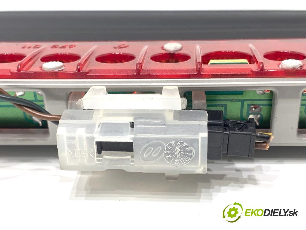 BMW E90 sedan 2005 110 kW 320 i 1995 Svetlo brzdových svetiel 6946614