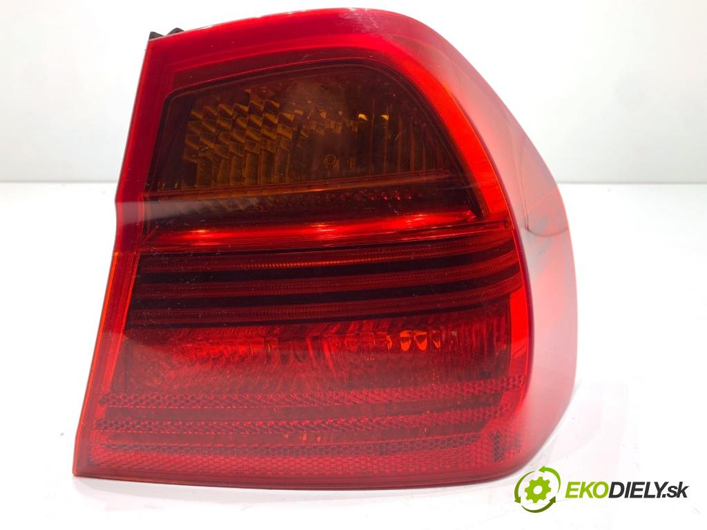 BMW E90 sedan 2005 110 kW 320 i 1995 Svetlo pravy zad 