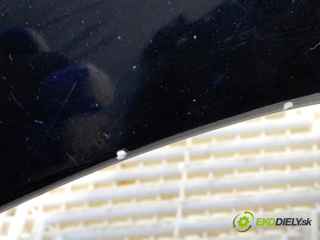 BMW E90 sedan 2005 110 kW 320 i 1995 Blatník ľavy predný 475