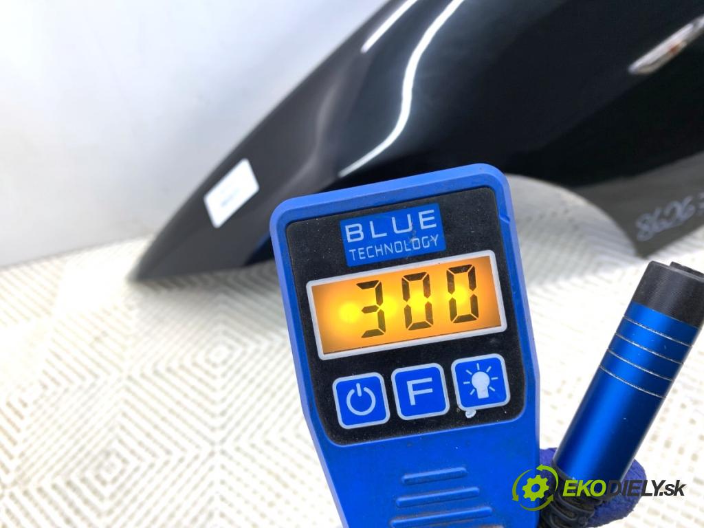 BMW E90 sedan 2005 110 kW 320 i 1995 Blatník ľavy predný 475