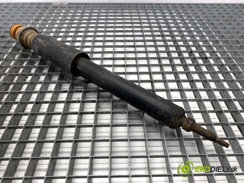 BMW E90 sedan 2005 110 kW 320 i 1995 tlumič pravý zadní část