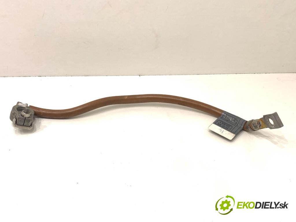 BMW E90 sedan 2005 110 kW 320 i 1995 svorka MINUS: 6938493