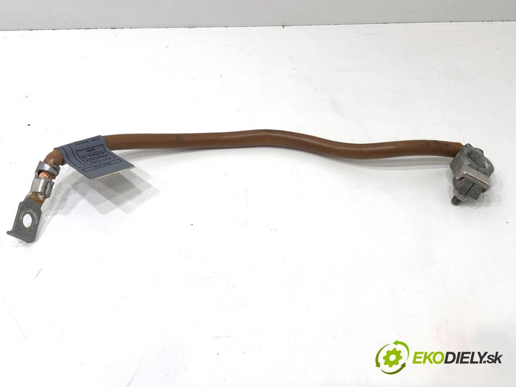 BMW E90 sedan 2005 110 kW 320 i 1995 svorka MINUS: 6938493