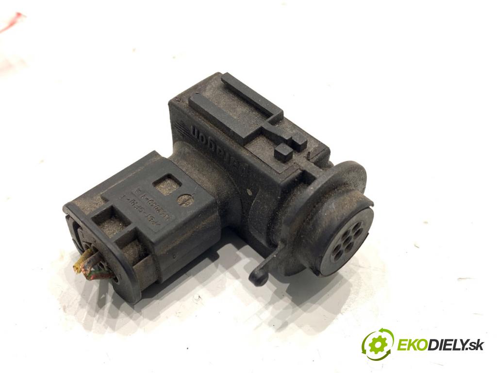 BMW E90 sedan 2005 110 kW 320 i 1995 Snímač kvality vzduchu 6926460