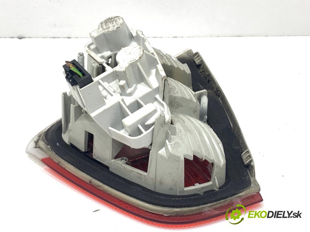 BMW E90 sedan 2005 110 kW 320 i 1995 Svetlo zad ľavá strana vnútorná 6937459 (Kľučka dverí ostatné)