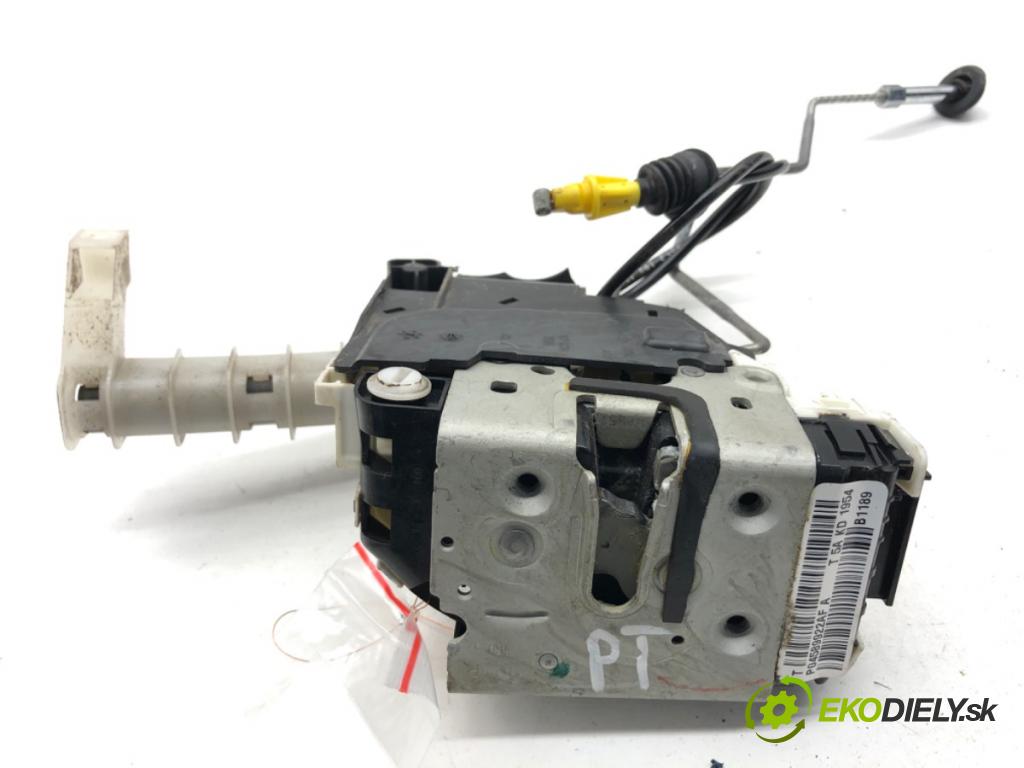 JEEP GRAND CHEROKEE WK SUV 2014 184 kW 3.0 CRD V6 4x4 2987 zámok Dvere pravy zad P04589922AF