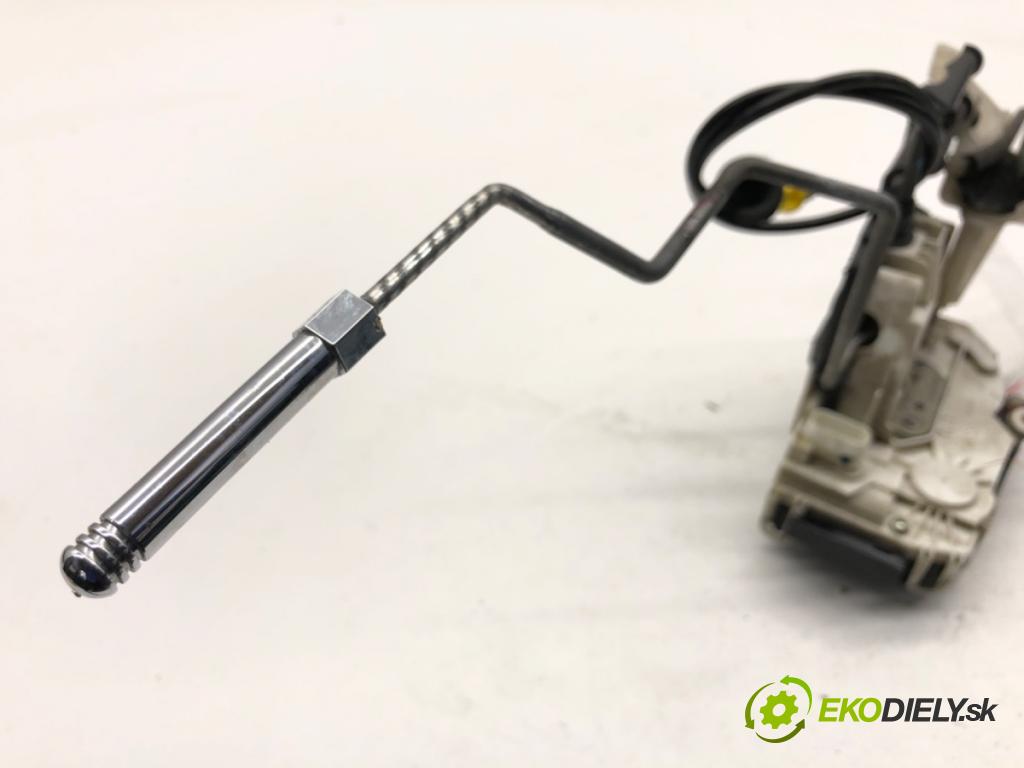 JEEP GRAND CHEROKEE WK SUV 2014 184 kW 3.0 CRD V6 4x4 2987 zámok Dvere pravy zad P04589922AF