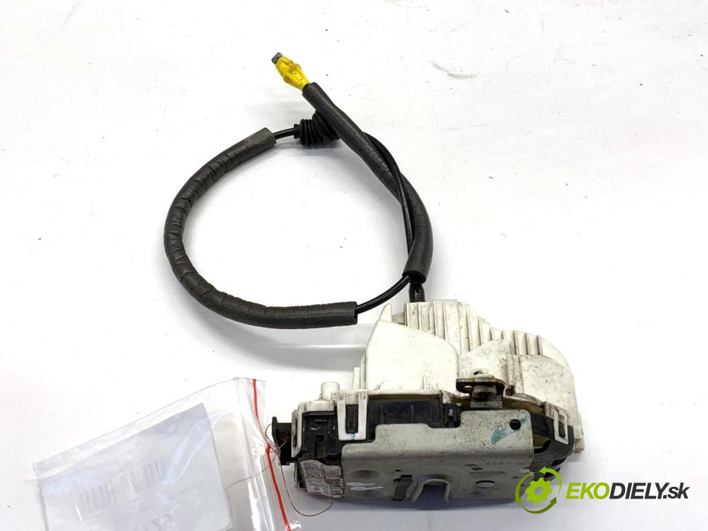 JEEP GRAND CHEROKEE WK SUV 2014 184 kW 3.0 CRD V6 4x4 2987 zámok dveře pravý přední část P04589924A