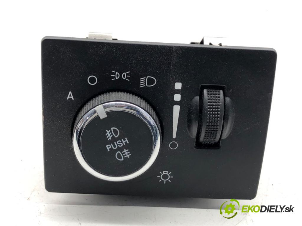 JEEP GRAND CHEROKEE WK SUV 2014 184 kW 3.0 CRD V6 4x4 2987 Spínač svetiel P68189157AA