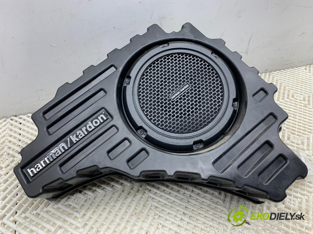 JEEP GRAND CHEROKEE WK SUV 2014 184 kW 3.0 CRD V6 4x4 2987 subwoofer 8950001901D (Audio zařízení)