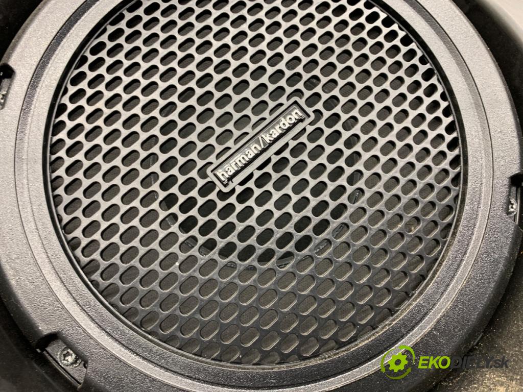 JEEP GRAND CHEROKEE WK SUV 2014 184 kW 3.0 CRD V6 4x4 2987 subwoofer 8950001901D (Audio zariadenie)