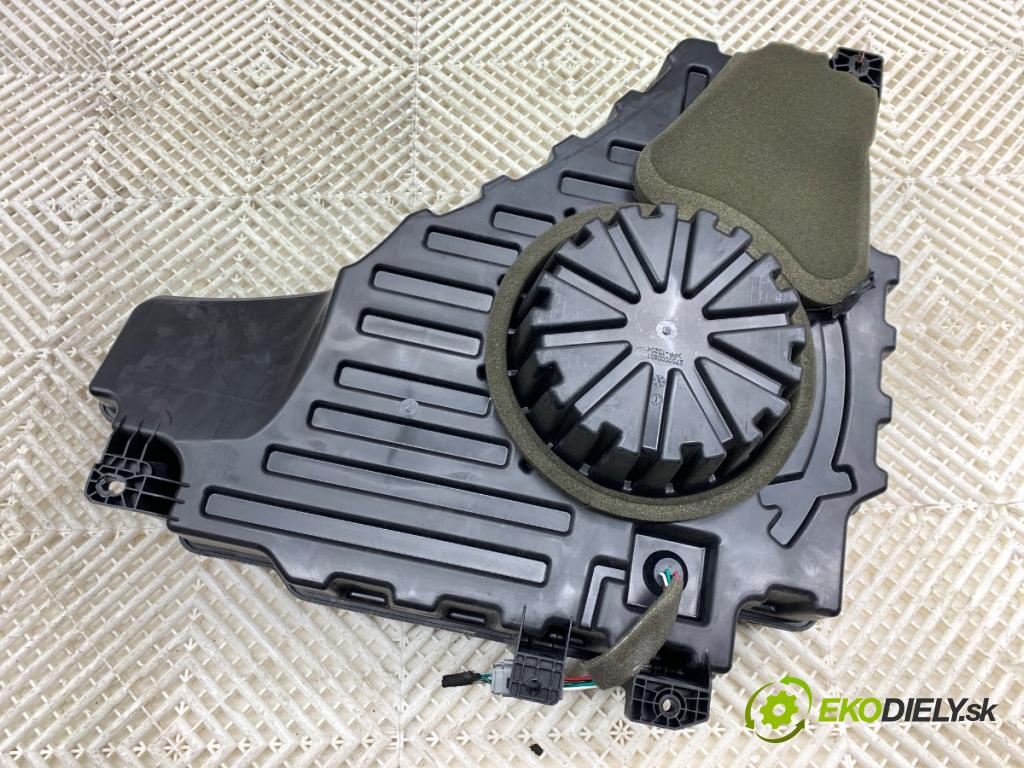 JEEP GRAND CHEROKEE WK SUV 2014 184 kW 3.0 CRD V6 4x4 2987 subwoofer 8950001901D (Audio zariadenie)