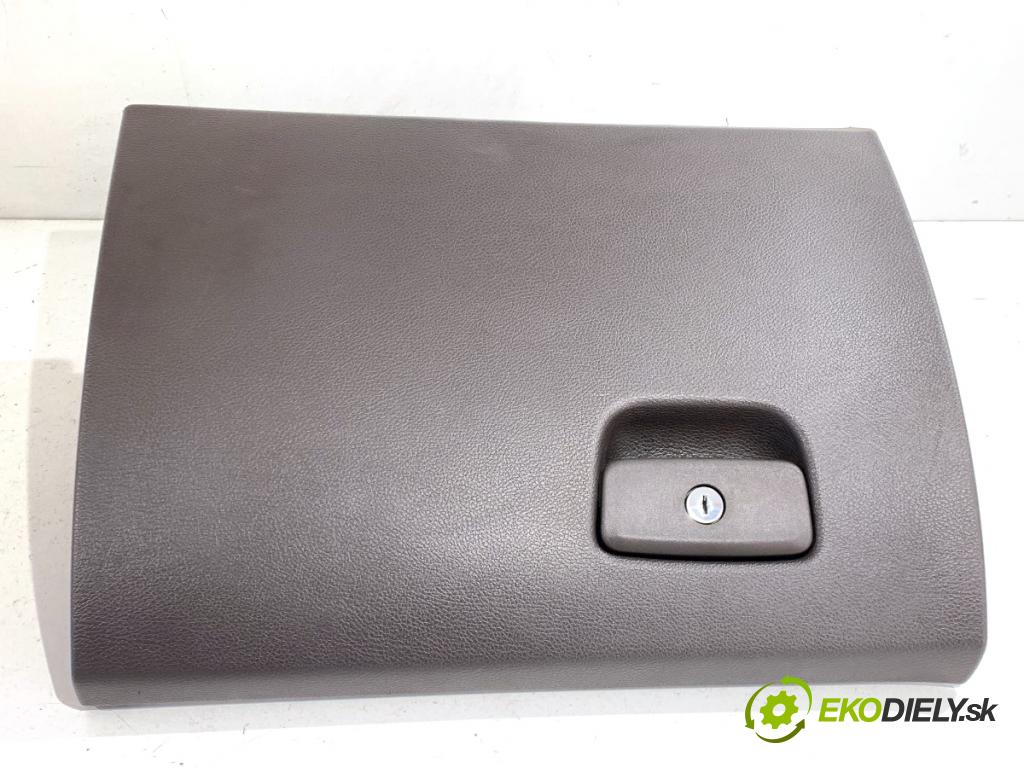 JEEP GRAND CHEROKEE WK SUV 2014 184 kW 3.0 CRD V6 4x4 2987 přihrádka kastlík spolujezdce  (Přihrádka (kastlík))