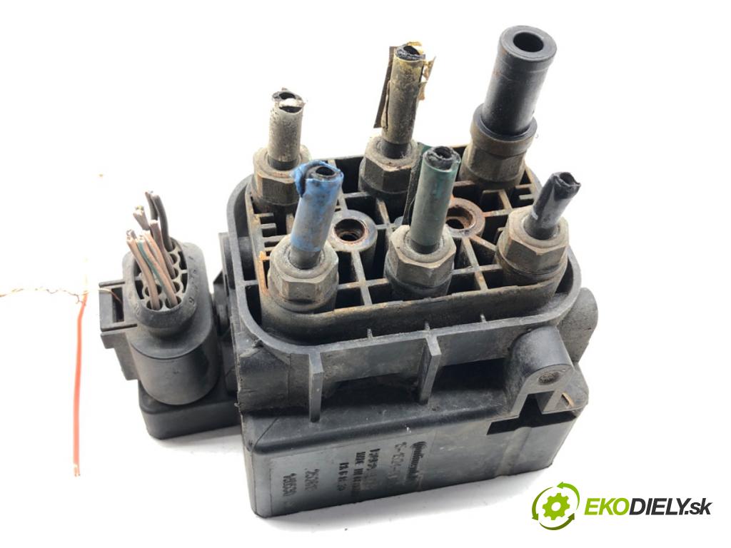 JEEP GRAND CHEROKEE WK SUV 2014 184 kW 3.0 CRD V6 4x4 2987 rozdělovač vzduchu 15-1524-00332