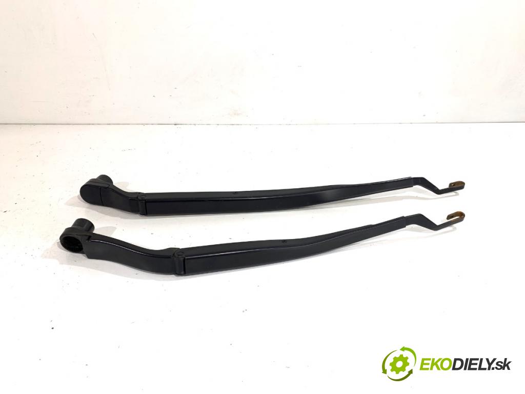 JEEP GRAND CHEROKEE WK SUV 2014 184 kW 3.0 CRD V6 4x4 2987 Rameno stierače predný 