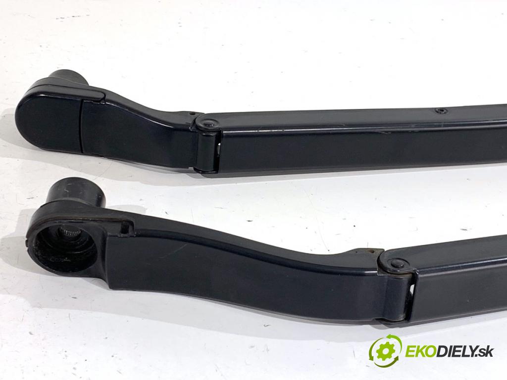 JEEP GRAND CHEROKEE WK SUV 2014 184 kW 3.0 CRD V6 4x4 2987 Rameno stierače predný