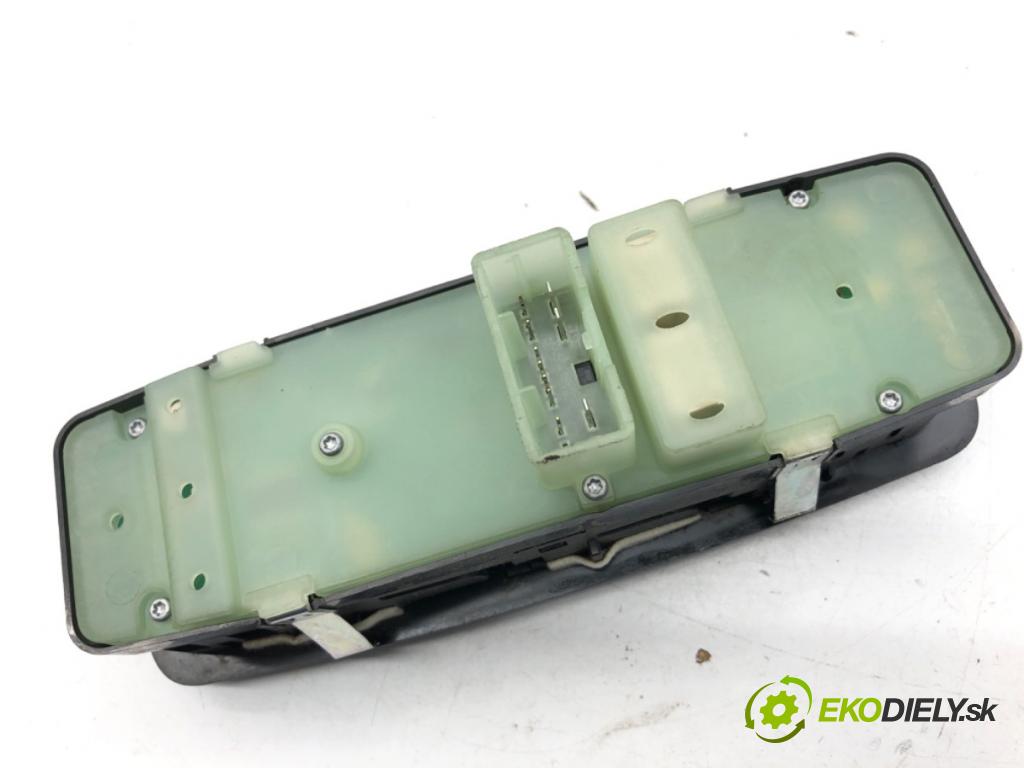 JEEP GRAND CHEROKEE WK SUV 2014 184 kW 3.0 CRD V6 4x4 2987 přepínač oken 68184803AA (Páčky pod volantem)