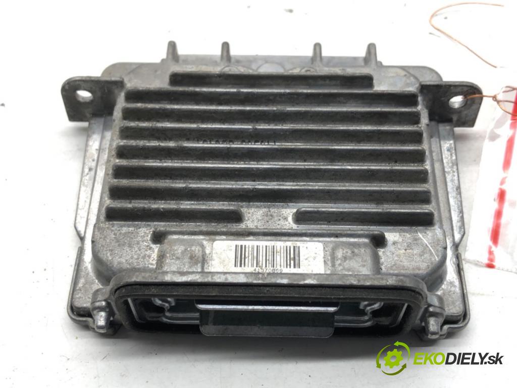 JEEP GRAND CHEROKEE WK SUV 2014 184 kW 3.0 CRD V6 4x4 2987 měnič XENON 89089352 (Řídící jednotka xenonu)