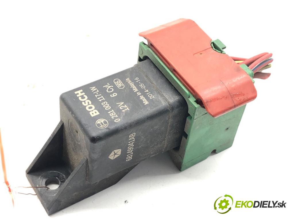 JEEP GRAND CHEROKEE WK SUV 2014 184 kW 3.0 CRD V6 4x4 2987 relé svíček žhavení 0281003117 (Relé)