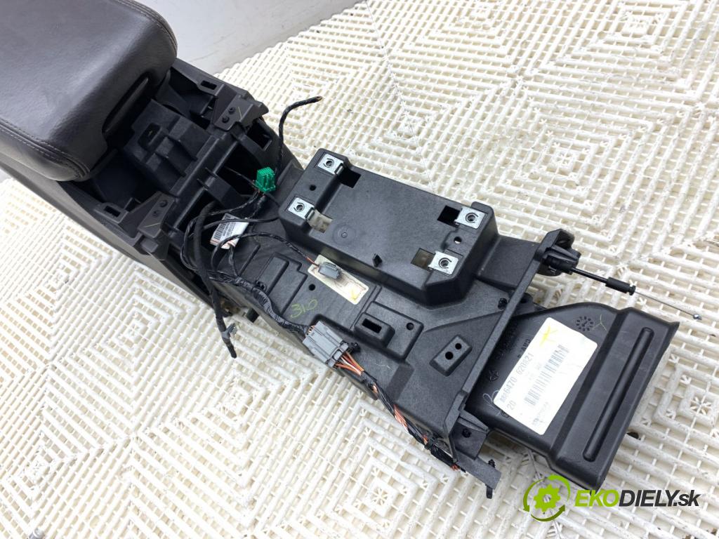 JEEP GRAND CHEROKEE WK SUV 2014 184 kW 3.0 CRD V6 4x4 2987 Lakťová opierka (Lakťová opierka)