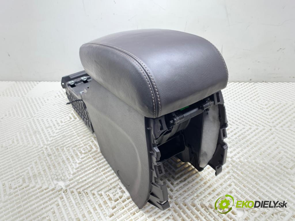 JEEP GRAND CHEROKEE WK SUV 2014 184 kW 3.0 CRD V6 4x4 2987 Lakťová opierka (Lakťová opierka)