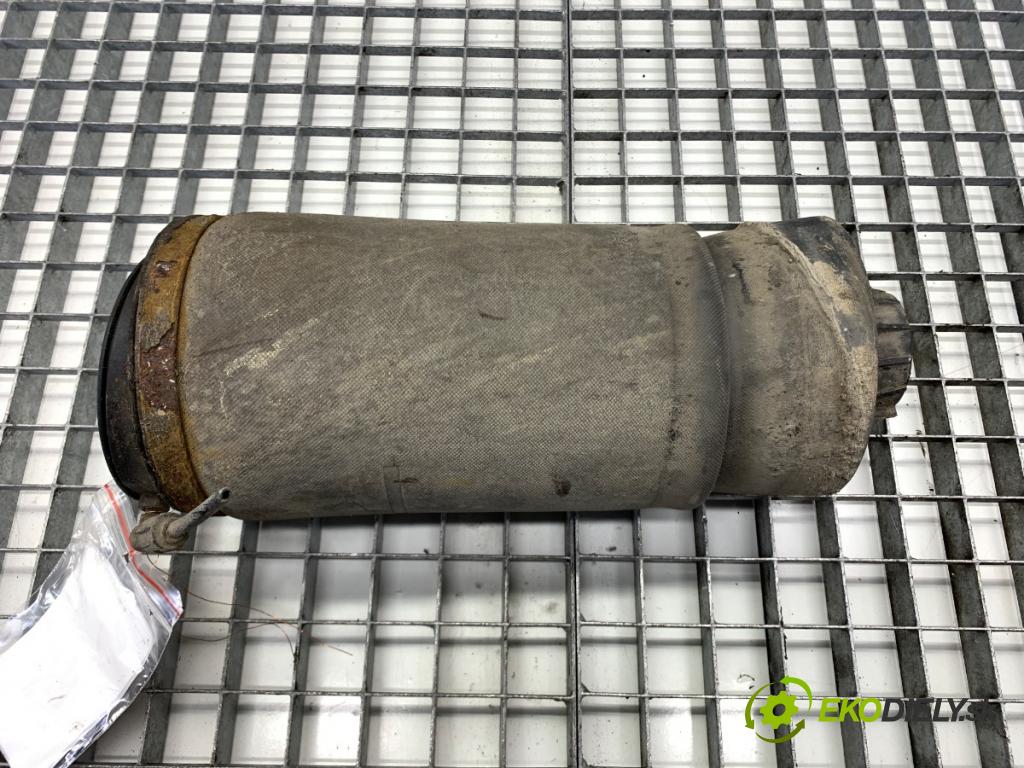 JEEP GRAND CHEROKEE WK SUV 2014 184 kW 3.0 CRD V6 4x4 2987 AirBag nápravy pravy zad 