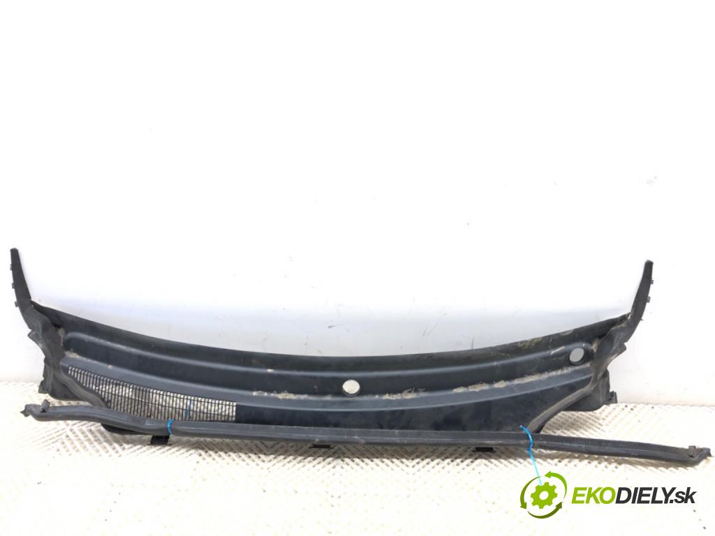 JEEP GRAND CHEROKEE WK SUV 2014 184 kW 3.0 CRD V6 4x4 2987 torpédo plast pod čelní okno 55079197AH (Plast pod čelním sklem)