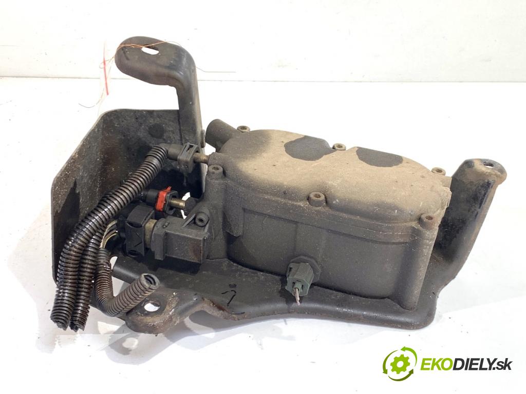 JEEP GRAND CHEROKEE WK SUV 2014 184 kW 3.0 CRD V6 4x4 2987 obal filtra paliva 68142265AB (Kryt palivového filtru)