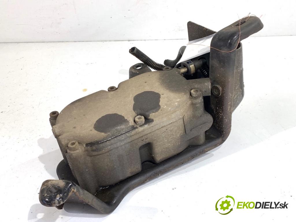 JEEP GRAND CHEROKEE WK SUV 2014 184 kW 3.0 CRD V6 4x4 2987 Obal filtra paliva 68142265AB (Obal palivového filtra)