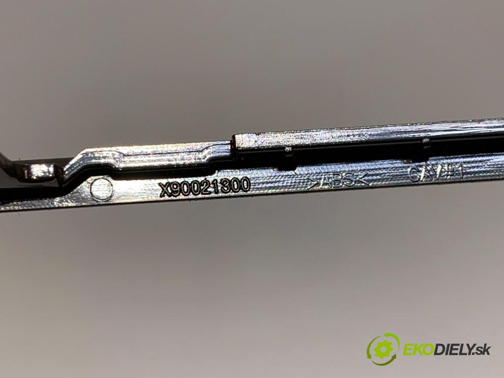 JEEP GRAND CHEROKEE WK SUV 2014 184 kW 3.0 CRD V6 4x4 2987 lišty kryt X90023300JB (Lišta)